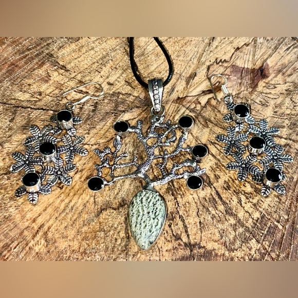 Chrysotile in Serpentine Pendant & Earrings - Picture 7 of 8